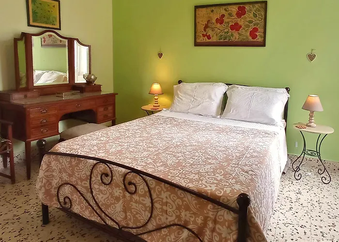 Italian Flair With A View Apartamento